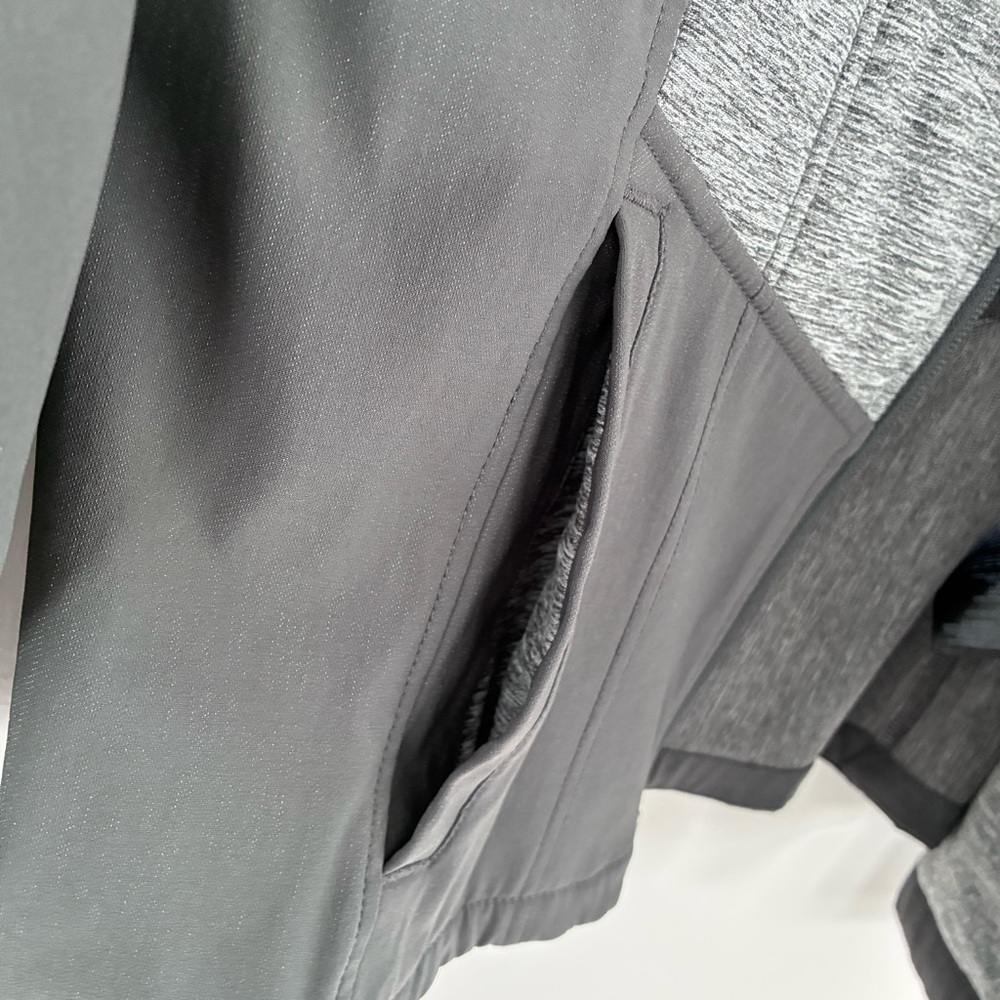 The North Face Women's Gray Jacket - Picture 8 of 8